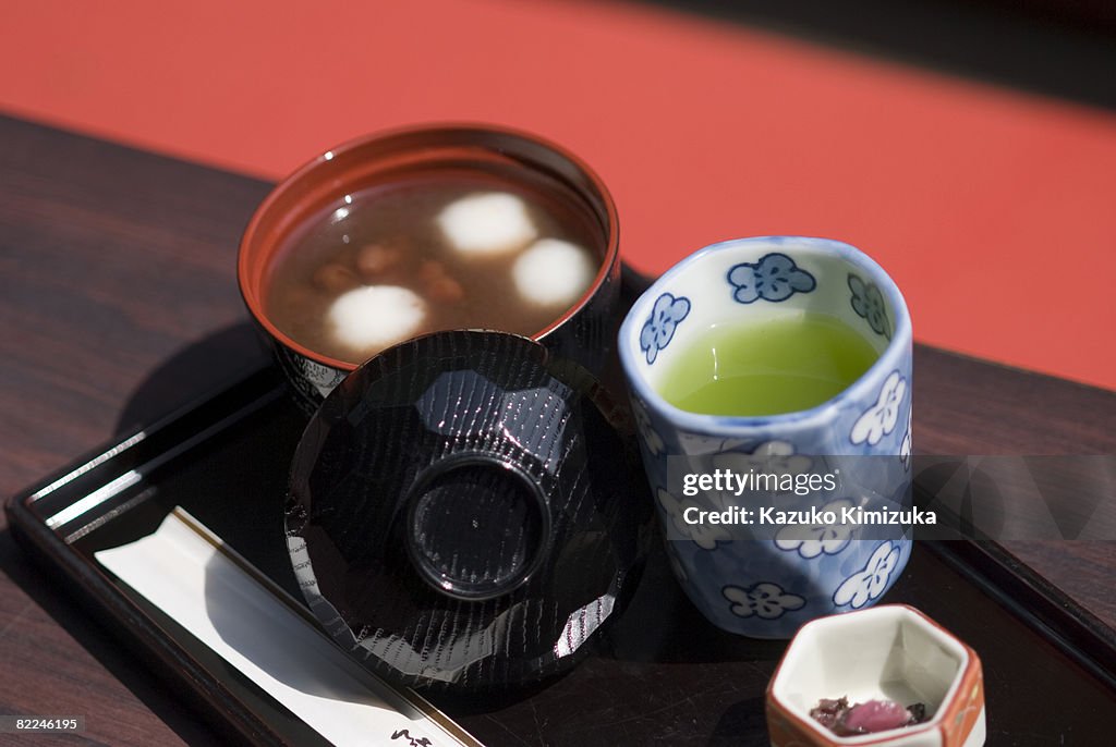 Japanese Oshiruko and green tea