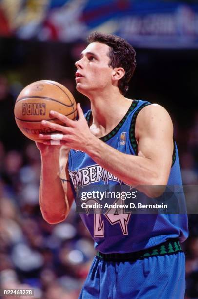 Tom Gugliotta of the Minnesota Timberwolves shoots during the 1997 All-Star Game on February 9, 1997 at Gund Arena in Cleveland, Ohio. NOTE TO USER:...