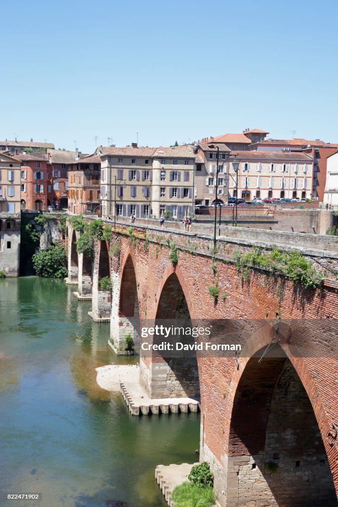 River Tarn and Old bridge at Albi.