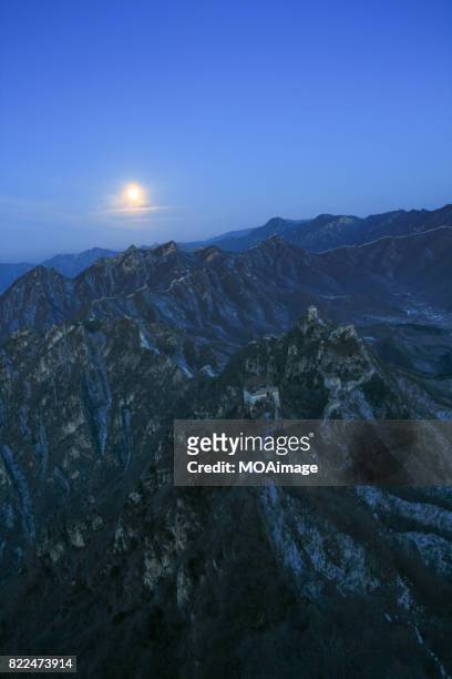 sunrise over the great wall at the jinshanling,hebei province - chengde stock pictures, royalty-free photos & images
