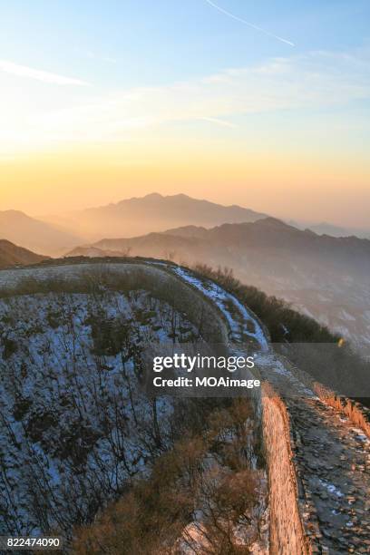 sunrise over the great wall at the jinshanling,hebei province - chengde stock pictures, royalty-free photos & images