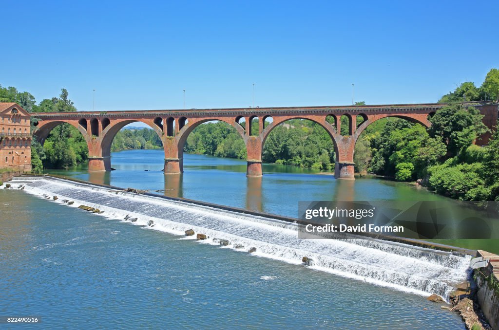River Tarn, weir and new bridge (22 August 1944) in Albi, France.