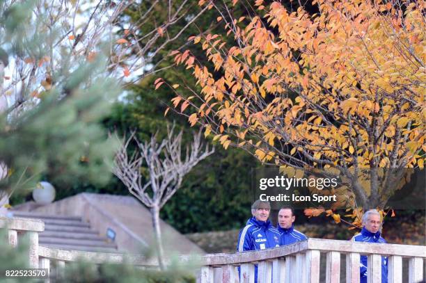 Alain BOGHOSSIAN / Raymond DOMENECH / Pierre MANKOWSKI - - Entrainement equipe de France - Barrages Coupe du Monde 2010 - Clairefontaine -