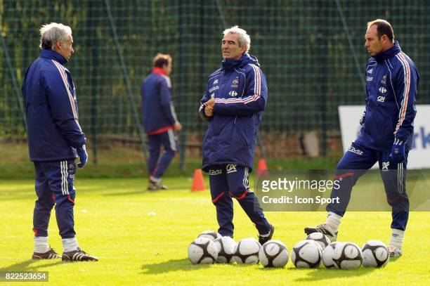 Pierre MANKOWSKI / Raymond DOMENECH / Alain BOGHOSSIAN - - Entrainement equipe de France - Barrages Coupe du Monde 2010 - Clairefontaine -