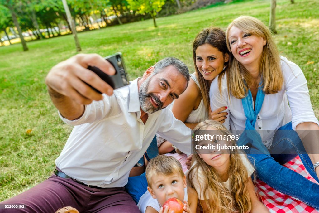 Tempo para a família não estaria completo sem um selfie