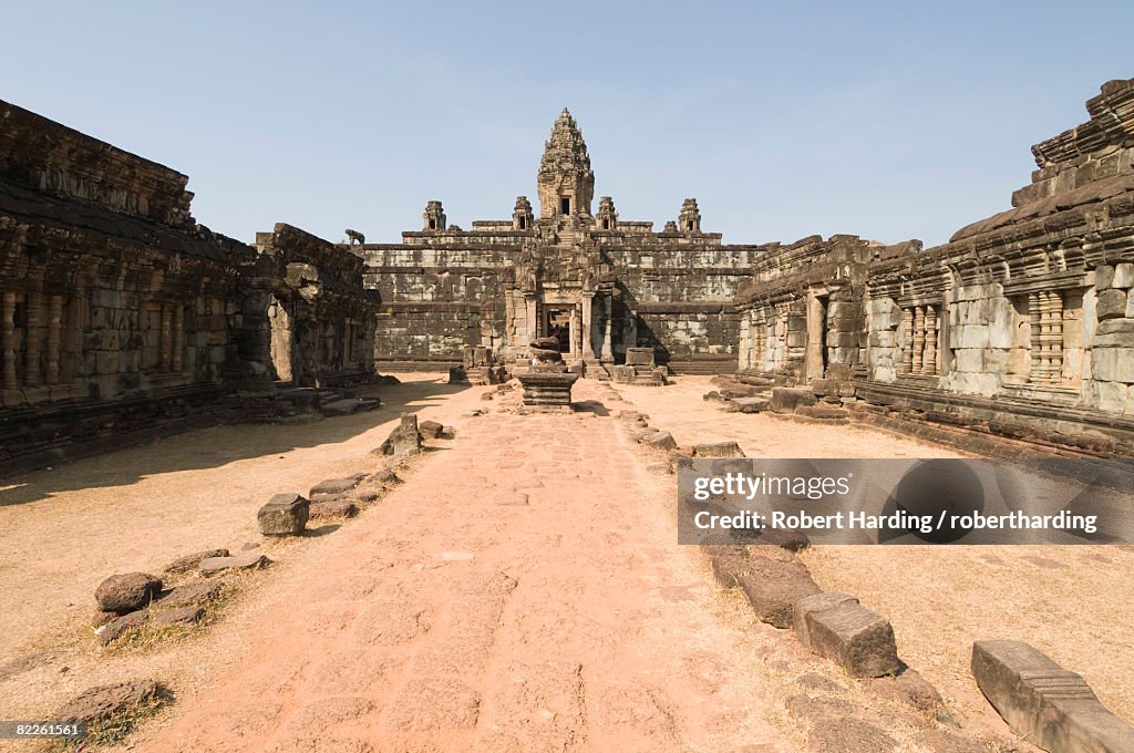 Bakong Temple, AD881, Roluos Group, near Angkor, UNESCO World Heritage Site, Siem Reap, Cambodia, Indochina, Southeast Asia, Asia