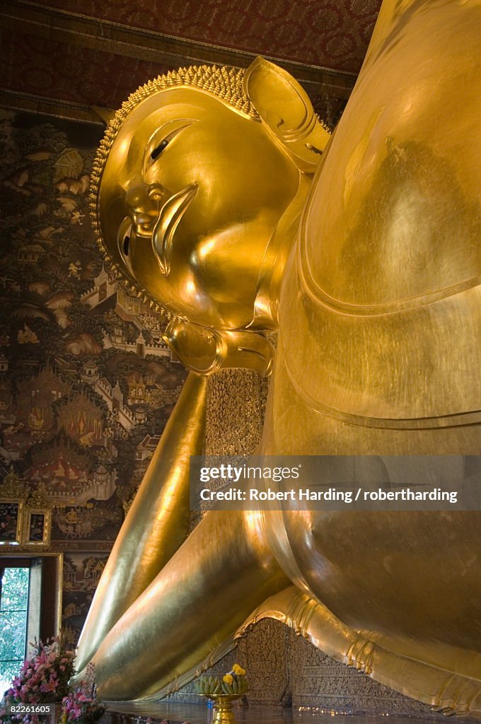 Reclining Buddha statue 150 feet long, Wat Pho (Wat Phra Chetuphon), Bangkok, Thailand, Southeast Asia, Asia