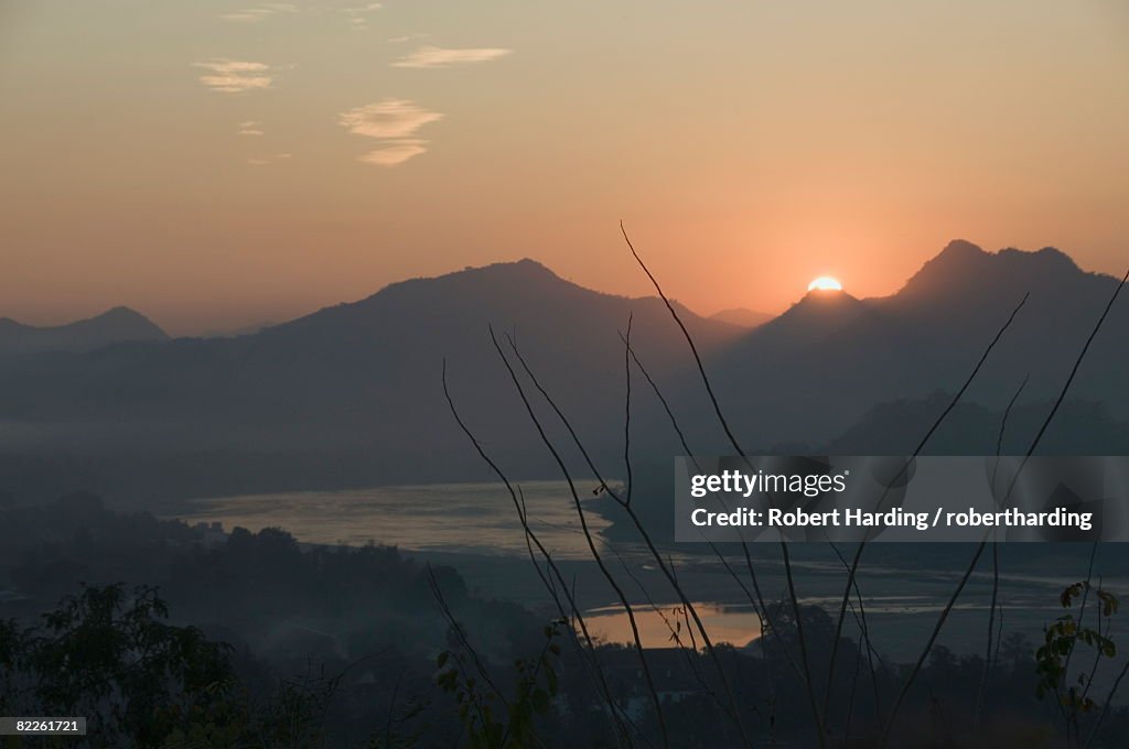 Mekong River at sunset, Luang Prabang, Laos, Indochina, Southeast Asia, Asia