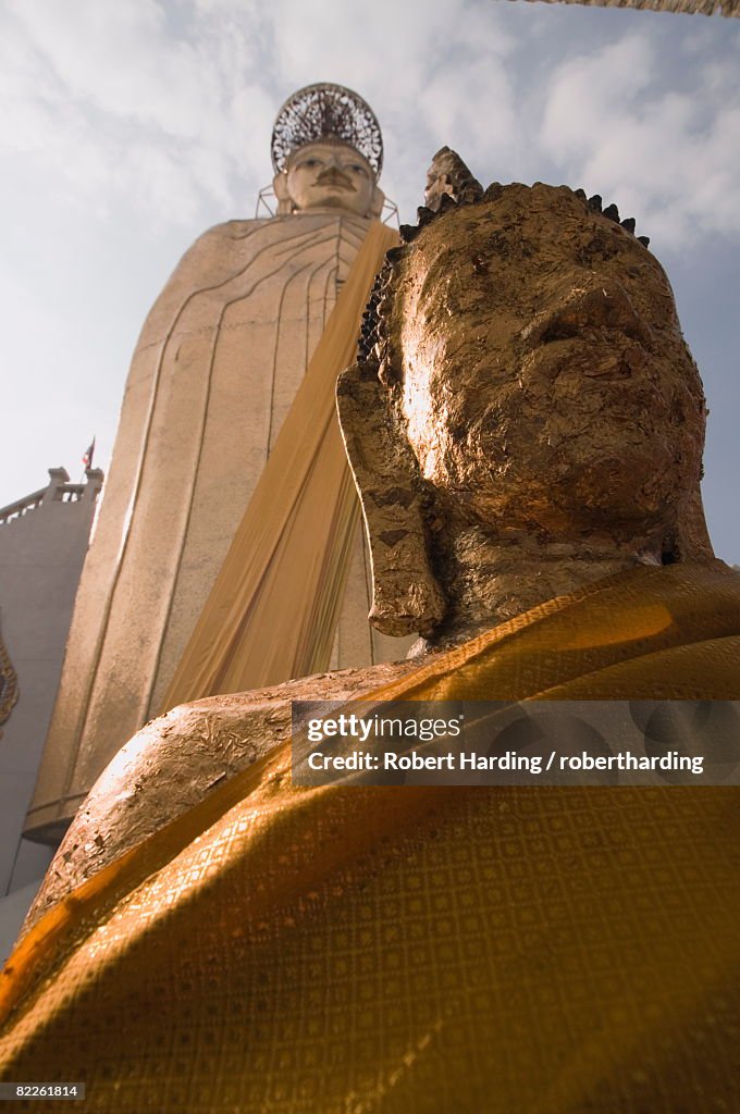 Wat Intharawihan, Bangkok, Thailand, Southeast Asia, Asia