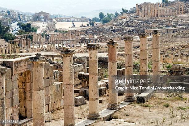 the three churches, jerash (gerasa), a roman decapolis city, jordan, middle east - roman decapolis city - fotografias e filmes do acervo