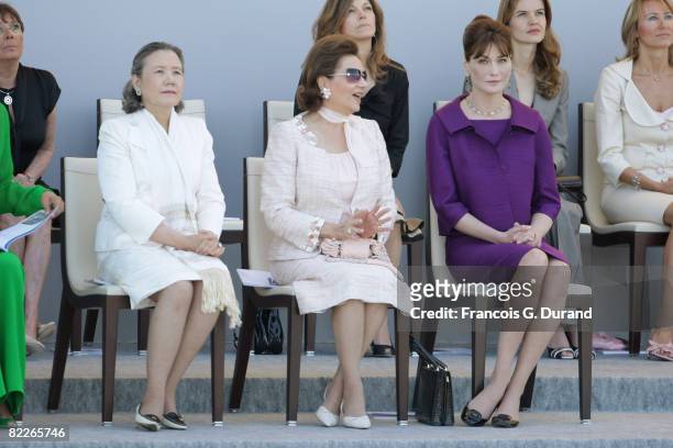 Secretary General Ban Ki-Moon's wife Yoo Soon-Taek, Egyptian President Hosni Mubarak's wife Suzanne Mubarak and French president Nicolas Sarkozy's...