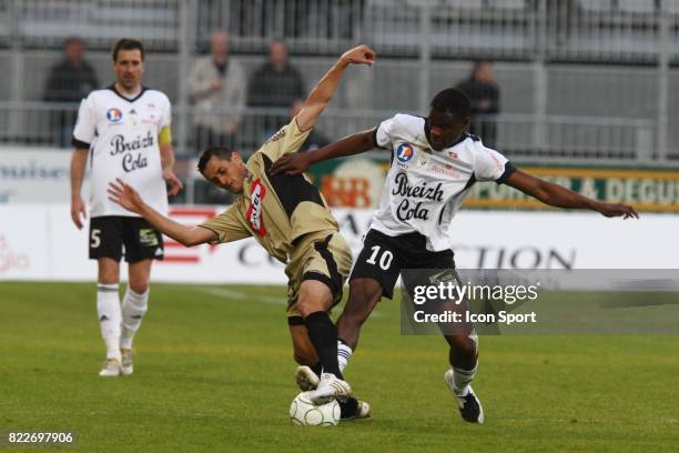 Rafik SAIFI / Valery MEZAGUE - - Vannes / Istres - 33e journee Ligue 2,