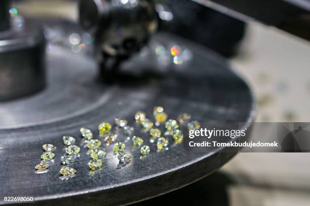 diamonds - diamant schleifen stock-fotos und bilder