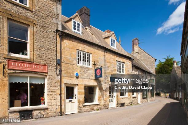 stow on the wold, cotswolds, gloucestershire - stow on the wold stock pictures, royalty-free photos & images