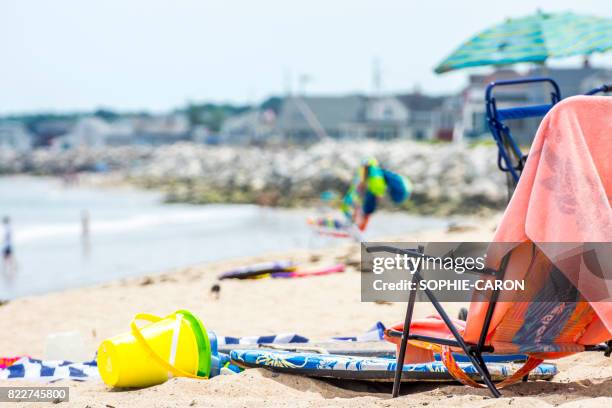 beach equipment - ensoleillé stock pictures, royalty-free photos & images