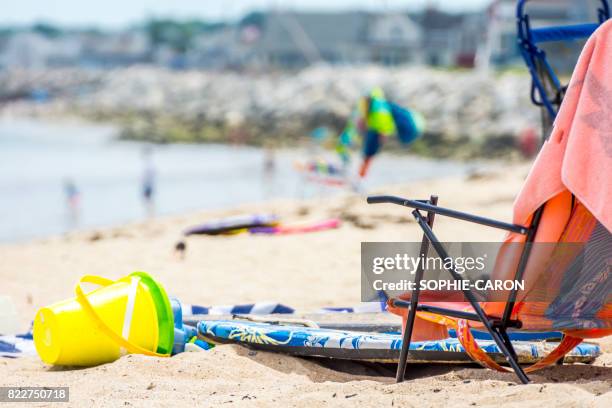 beach equipment - ensoleillé stock pictures, royalty-free photos & images