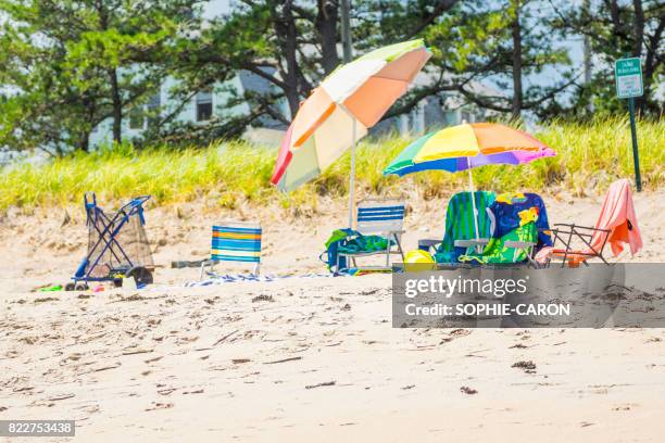 beach equipment - prise de vue en extérieur stock pictures, royalty-free photos & images