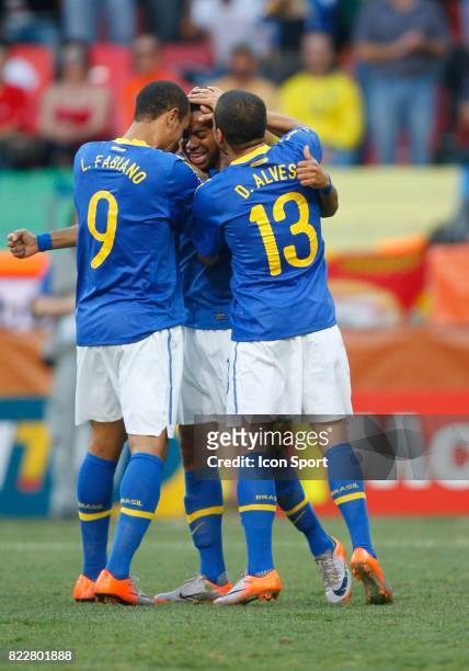 Robinho / Luis Fabiano / DANI ALVES - - Bresil / Pays Bas - 1/4 de Finale de la Coupe du Monde 2010 - Port Elizabeth - Afrique du Sud,