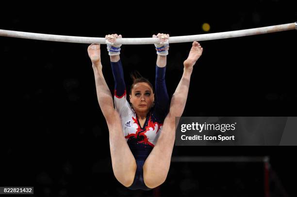 Pauline MOREL - - Barres asymetriques - Etape Coupe du Monde de gymnastique - Paris Bercy,