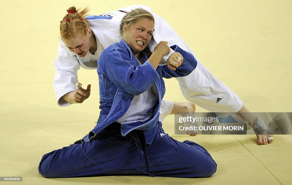 United States Ronda Rousey (blue) and Ge