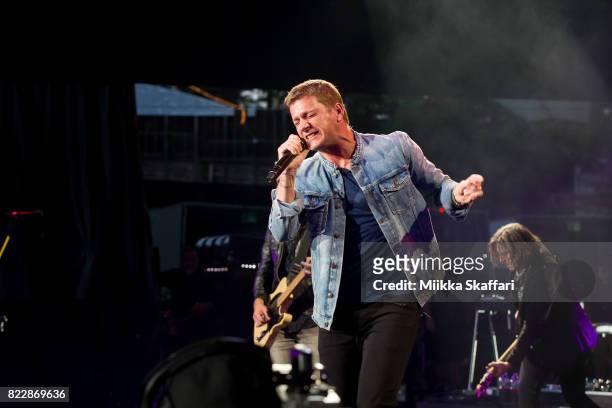 Vocalist Rob Thomas of Matchbox Twenty performs at Shoreline Amphitheatre on July 25, 2017 in Mountain View, California.