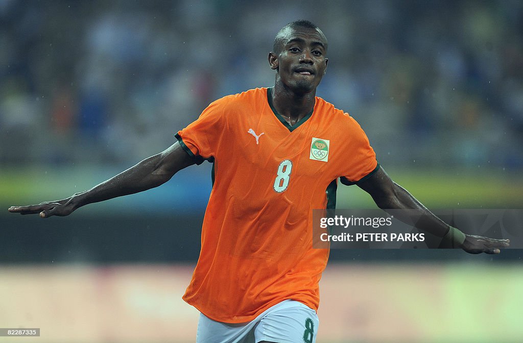 Salomon Kalou of Ivory Coast celebrates