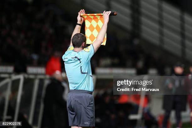 Illustration drapeau arbitre de touche - - Metz / Sedan - 32eme journee de Ligue 2 - Stade Saint Symphorien,