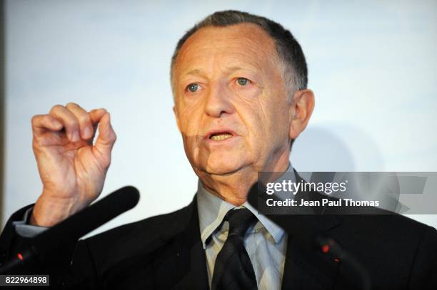 Jean Michel AULAS - - Presentation du dossier definitif du Grand Stade de Lyon - Stade des Lumieres a Decines - Chambre de commerce et d Industrie de...