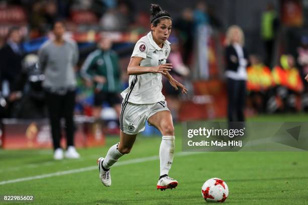 Sara Doorsoun of Germany controls the ball during the Group B match between Russia and Germany during the UEFA Women's Euro 2017 at Stadion...