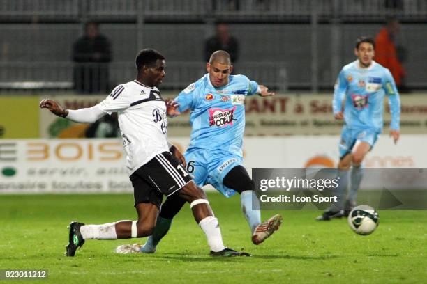 Valery MEZAGUE / Carl MEDJANI - - Vannes / Ajaccio - 25e journee Ligue 2,