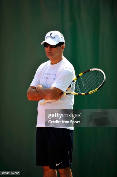 Toni NADAL - - Entrainements - Roland Garros 2011 -Paris,