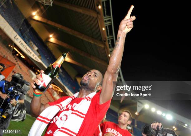 Lille Champion de France 2011 / Aurelien CHEDJOU - - PSG / Lille - 37eme journee de Ligue 1,