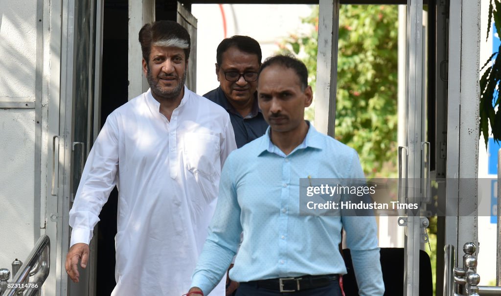 Kashmiri separatist Leader Shabir Shah Appears In COurt