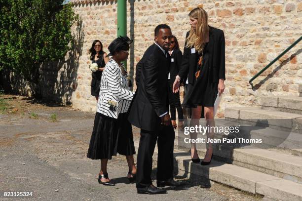 Mariage de Clemence Catherin et Sidney Govou - - Eglise de Replonge -