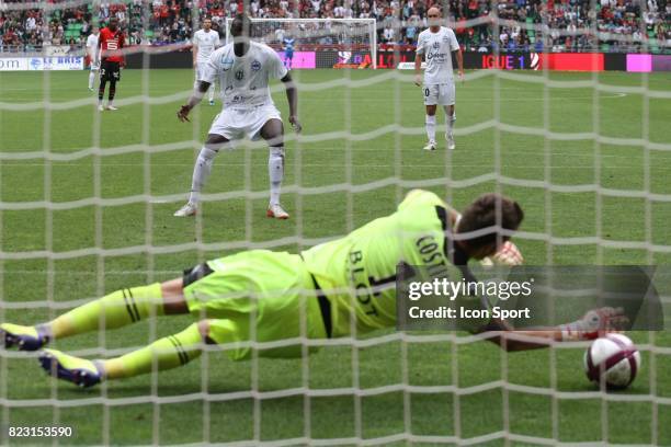 Penalty arrete par Benoit COSTIL - - Rennes / Caen - 4eme journee de Ligue 1 -