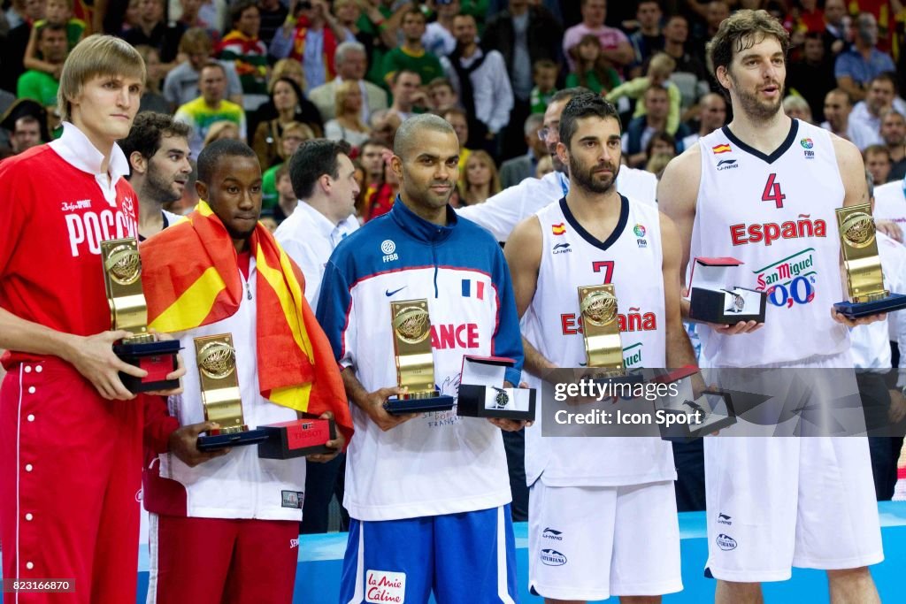 Andrei Kirilenko / Bo Mccaleb / Tony Parker / Juan Carlos Navarro / Pau Gasol