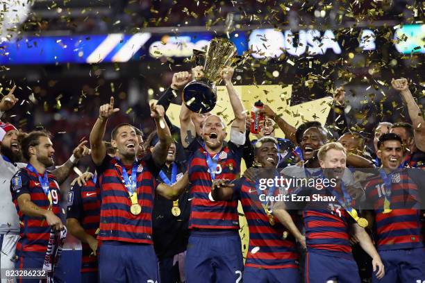 The United States celebrates after they beat Jamaica in the 2017 CONCACAF Gold Cup Final at Levi's Stadium on July 26, 2017 in Santa Clara,...