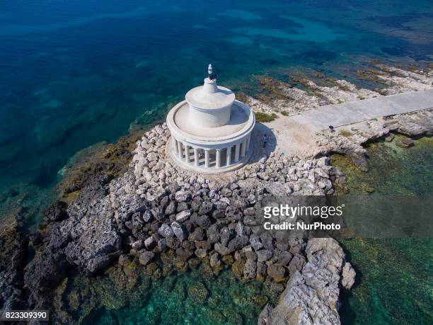 One of the most famous attractions in the area of Argostoli is the Lighthouse of Agioi Theodoroi. It is located just a bit off the well-known sinks...