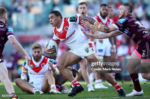 Tyson Frizell of the Dragons runs the ball during the round 20 NRL match between the St George Illawarra Dragons and the Manly Sea Eagles at WIN...