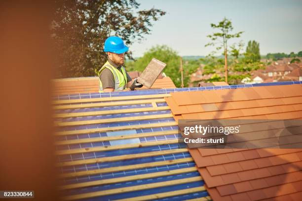 Roofer Doing Ridges Roof Ridge Photos and Premium High Res Pictures - Getty Images