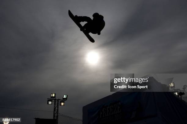 London Freeze Festival - - Coupe du Monde FIS de Snowboard Big Air World Cup et Ski freestyle - Battersea Power Station - Londres -