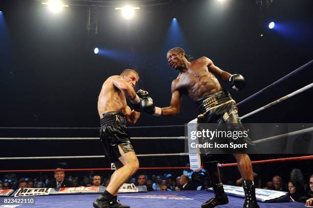 Avtandil KHURTSIDZE / Hassan N'DAM - - Championnat du Monde WBA des poids Moyens - Palais des Sports - Paris,