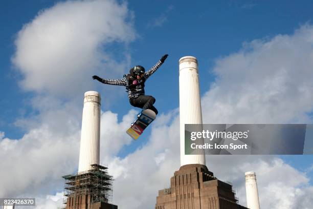 Ziga ERLAC - London Freeze Festival - - Coupe du Monde FIS de Snowboard Big Air World Cup et Ski freestyle - Battersea Power Station - Londres -