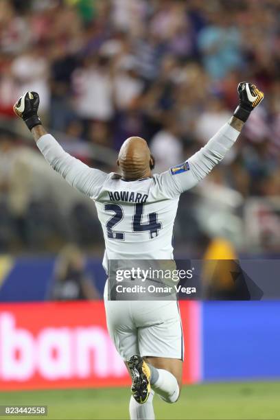 Tim Howard goalkeeper of United States celebrates after winning the CONCACAF Gold Cup 2017 final match between United States and Jamaica at Levi's...