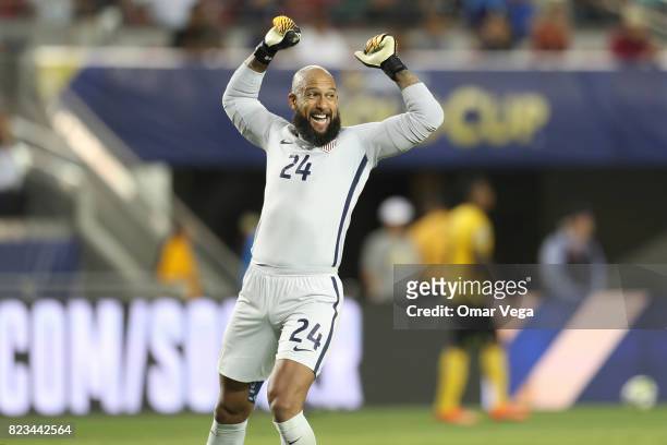 Tim Howard goalkeeper of United States celebrates after winning the CONCACAF Gold Cup 2017 final match between United States and Jamaica at Levi's...