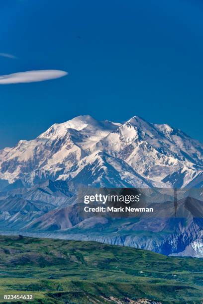 denali (mt. mckinley), north side - mount mckinley stock-fotos und bilder