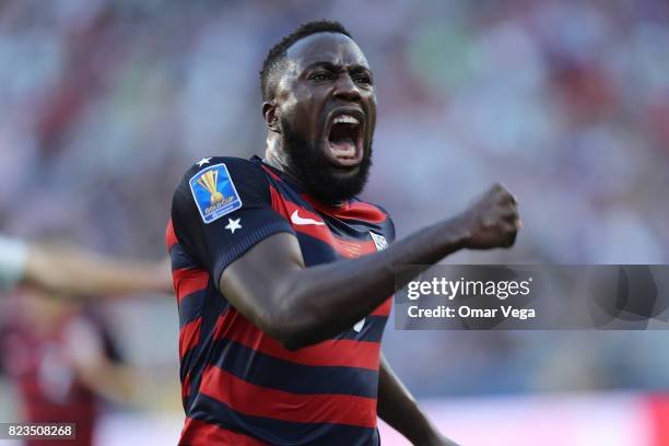 Jozy Altidore of United States celebrates after scoring the first goal of his team during the CONCACAF Gold Cup 2017 final match between United...