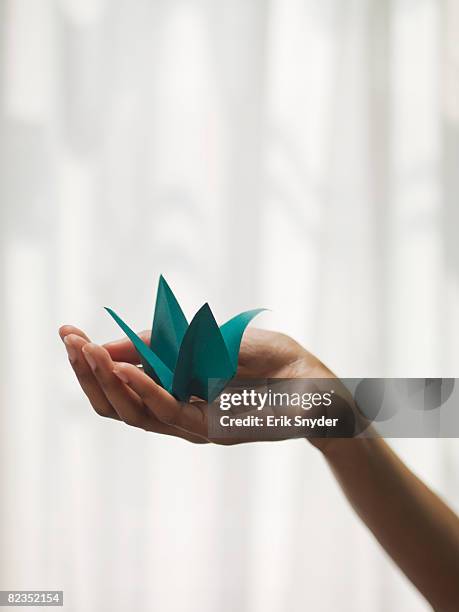 Paper Hand Form Paper Form Hand 3d Photos and Premium High Res Pictures - Getty Images