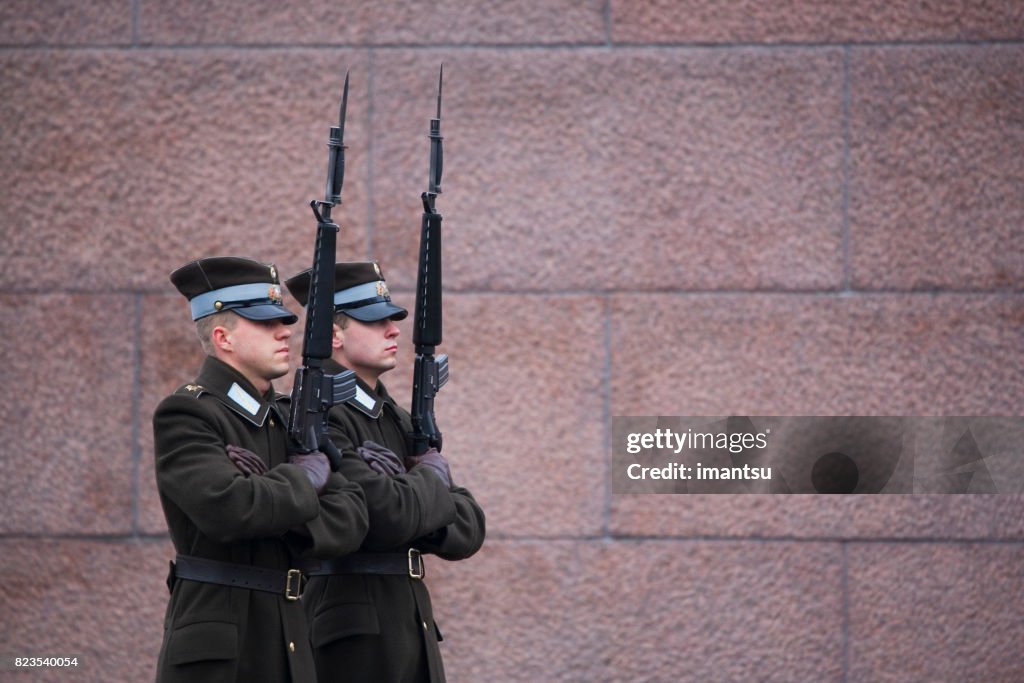 Dos guardias de honor