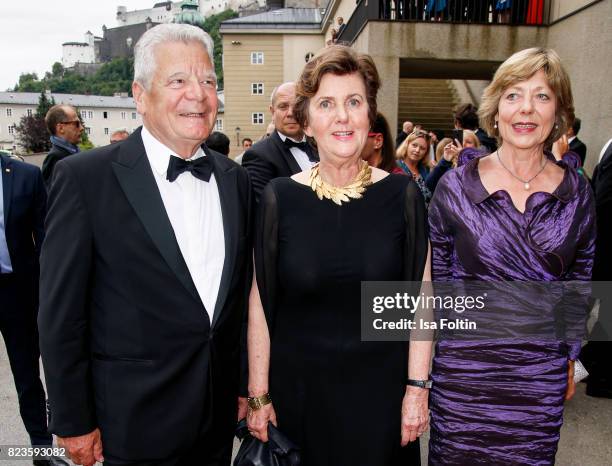 Former German President Joachim Gauck with his partner Daniela Schadt and Helga Rabl-Stadler attend the 'La Clemenzia di Tito' premiere during the...